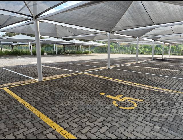 7,296M² OFFICE FOR SALE IN LONGMEADOW